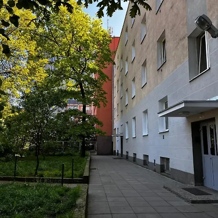 Close To Royal Lazienki Park, недалеко от олинек Appartement