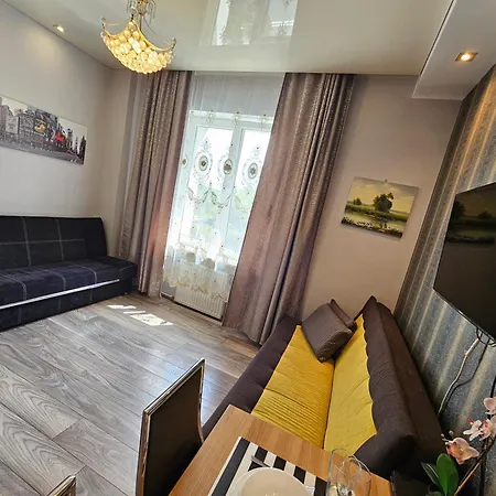 Apartman Close To Royal Lazienki Park, недалеко от олинек